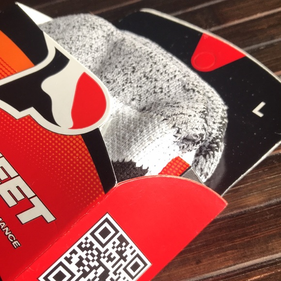 🚨B2G1 New PRO FEET Black White Performance Socks - Picture 3 of 4